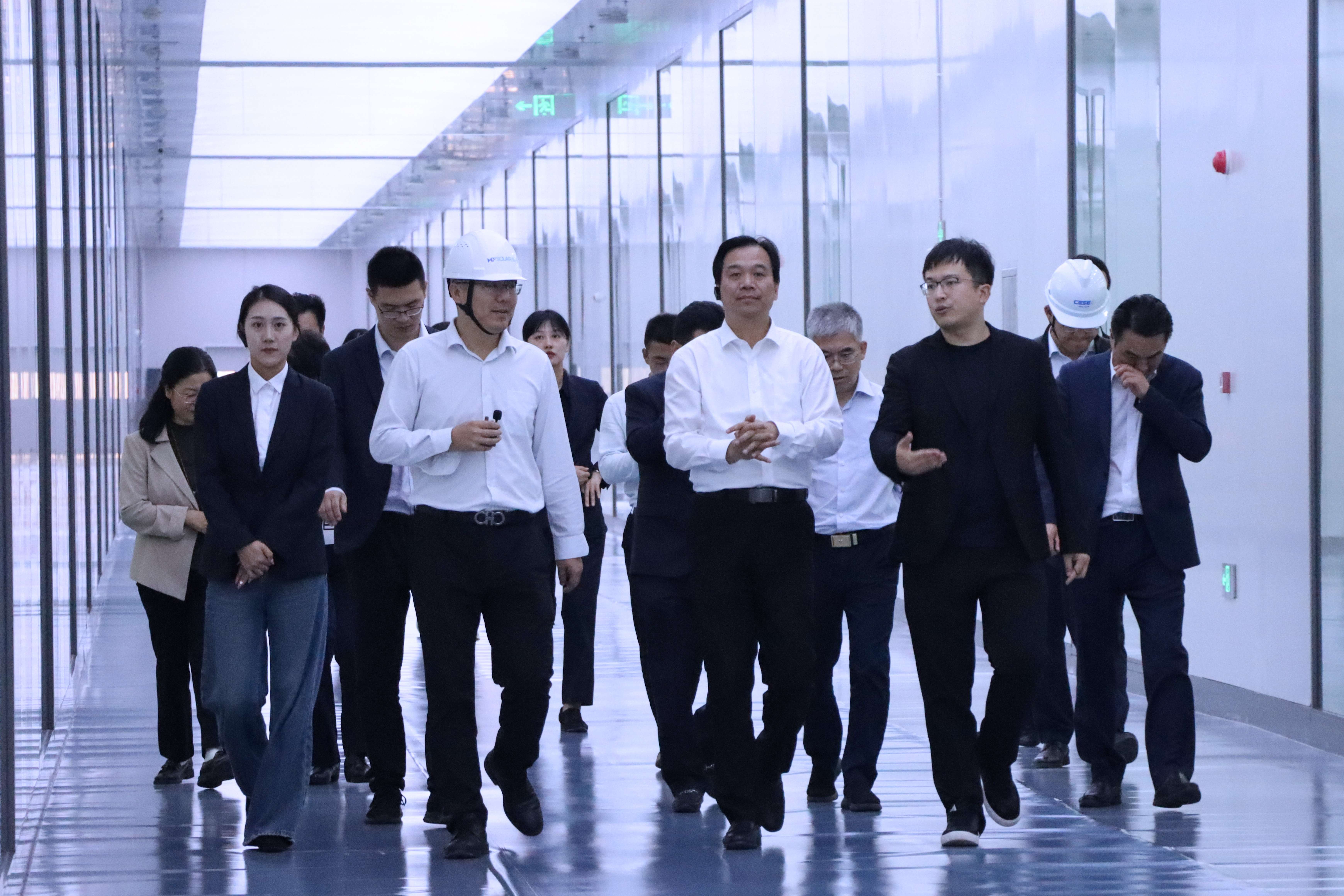 优惠活动办理大厅绿能-双碳目的和能源革命的践行者