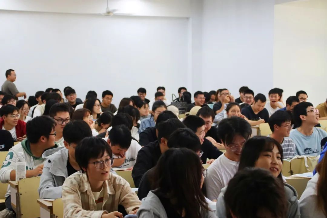 优惠活动办理大厅绿能-双碳目的和能源革命的践行者