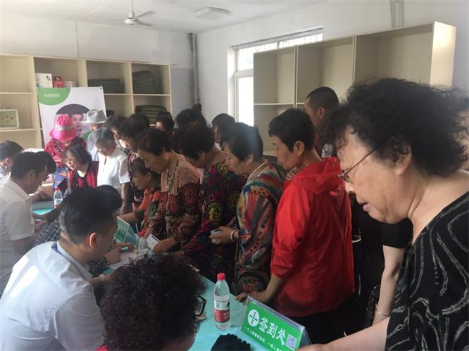 口腔义诊进社区，牙齿健康零距离