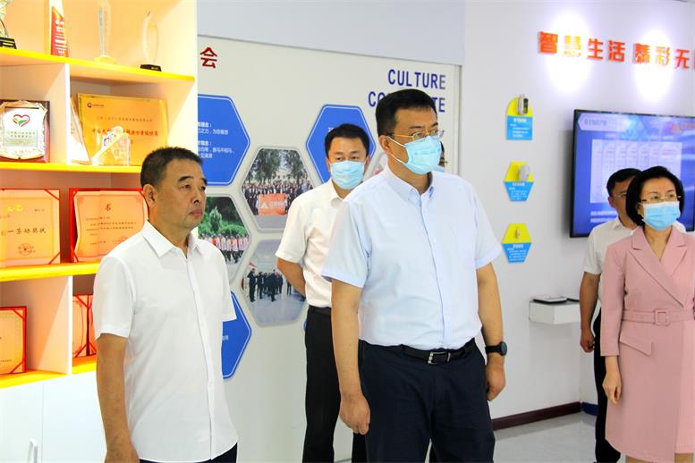 副省长高涛莅临首页| 217永信贵宾会官网入口信息视察调研2.jpg 副省长高涛莅临首页| 217永信贵宾会官网入口信息视察调研2.jpg